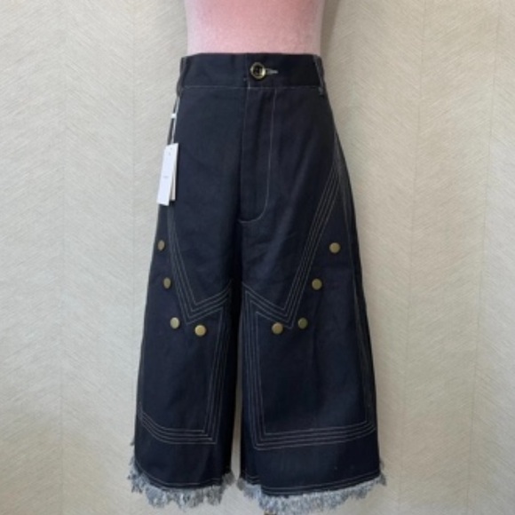 Pants - High-Rise Black Wide-Leg Crop Pants with Button Detail